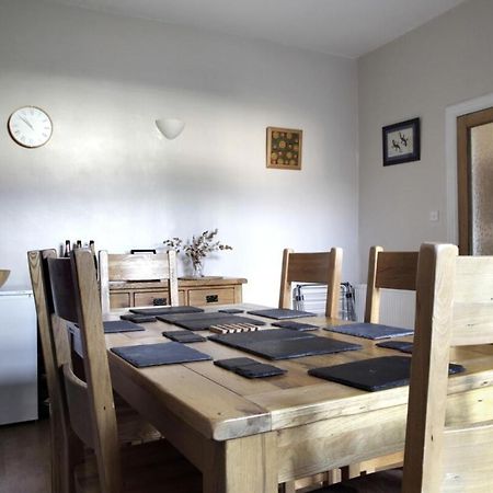 Central And Spacious 2 Bedroom Flat With Garden Edinburgh Exterior photo