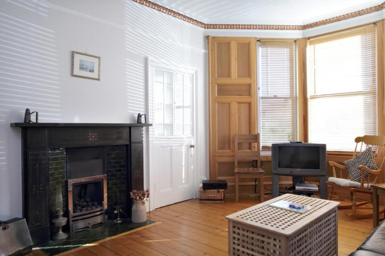 Central And Spacious 2 Bedroom Flat With Garden Edinburgh Exterior photo