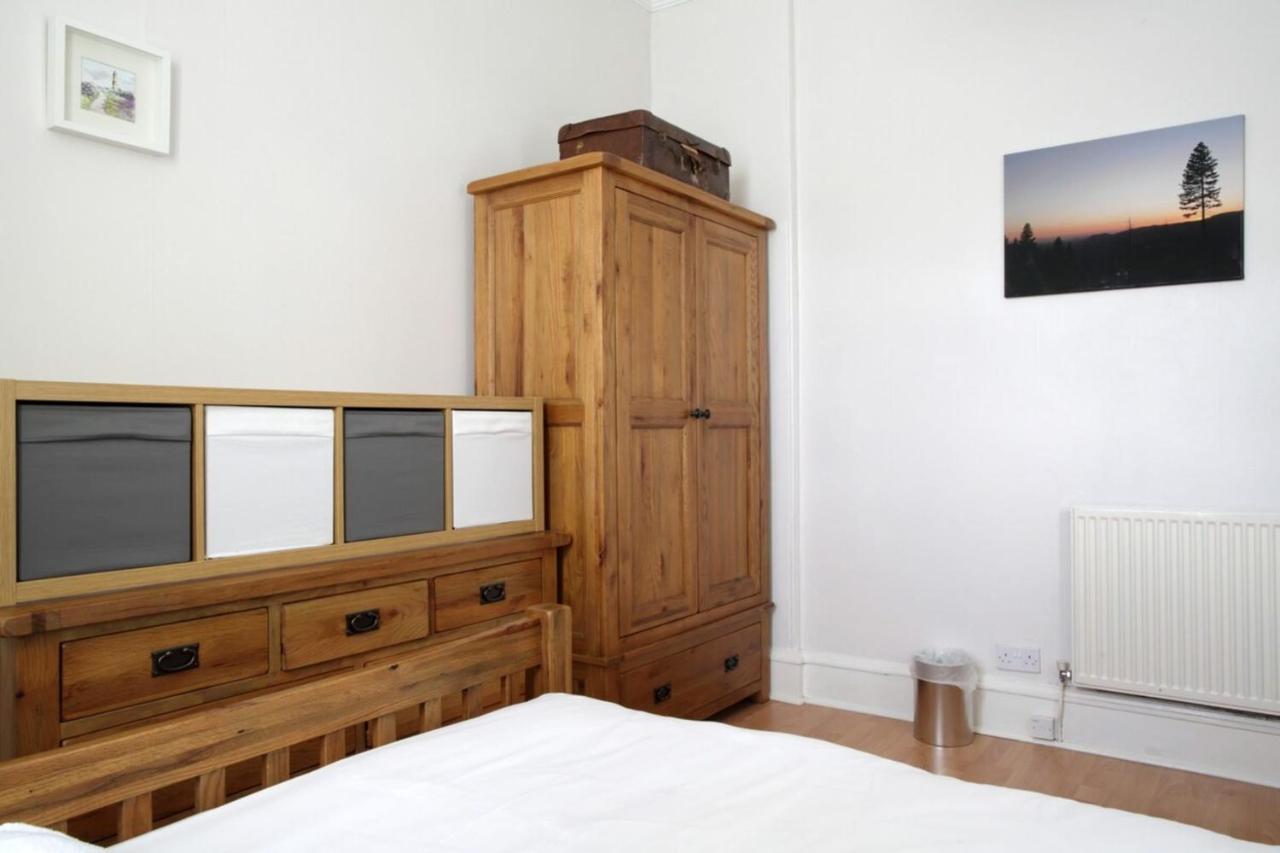 Central And Spacious 2 Bedroom Flat With Garden Edinburgh Exterior photo