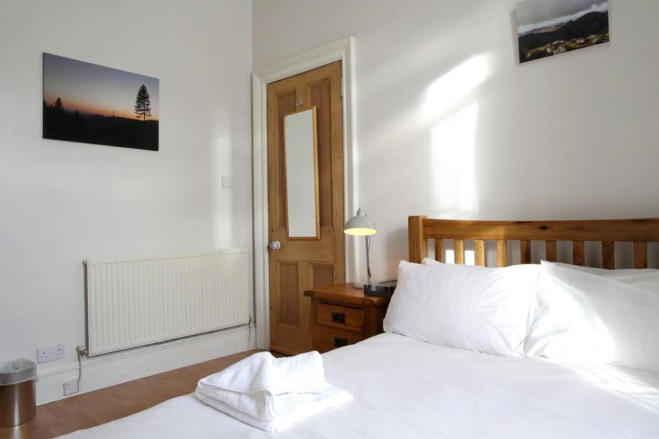 Central And Spacious 2 Bedroom Flat With Garden Edinburgh Exterior photo