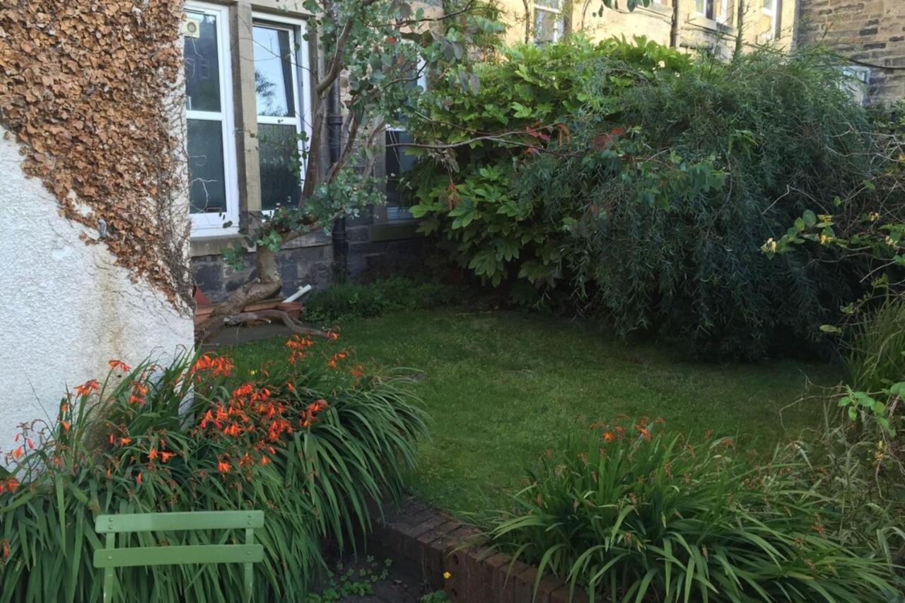 Central And Spacious 2 Bedroom Flat With Garden Edinburgh Exterior photo