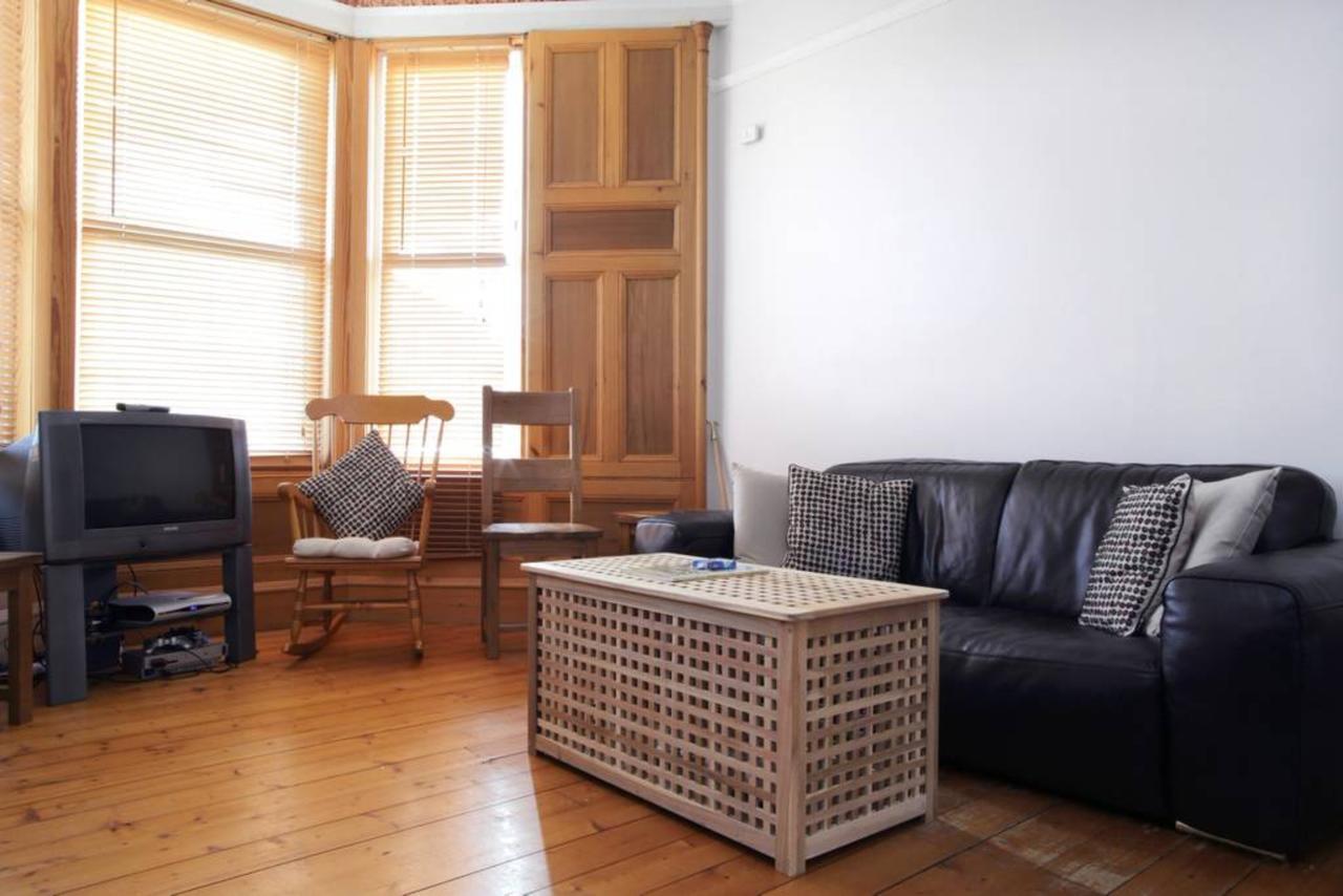 Central And Spacious 2 Bedroom Flat With Garden Edinburgh Exterior photo